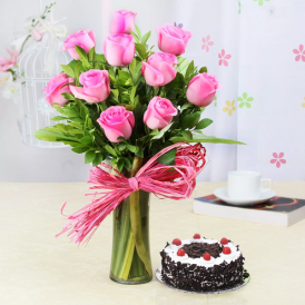 Pink Roses With Sweetness Affairs - Send flowers & Combo Gift - Proflowers.pk