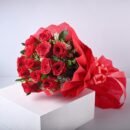 Stuning Red roses With Chocolates