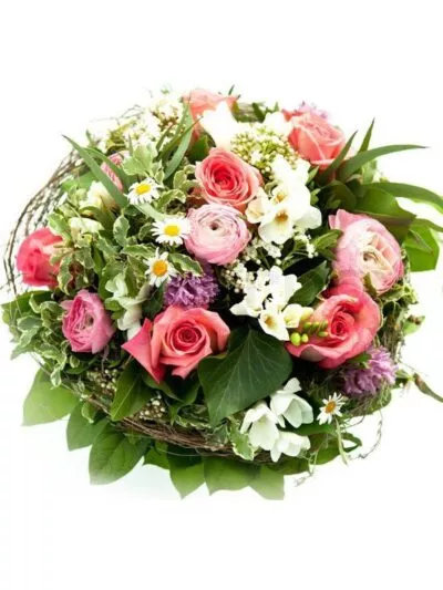 Round Handle Basket of Mixed Roses – same-day flower delivery Pakistan | Proflowers.pk