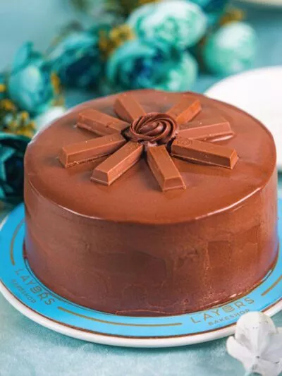 Kit Kat Cake – same-day flower delivery Pakistan | Proflowers.pk