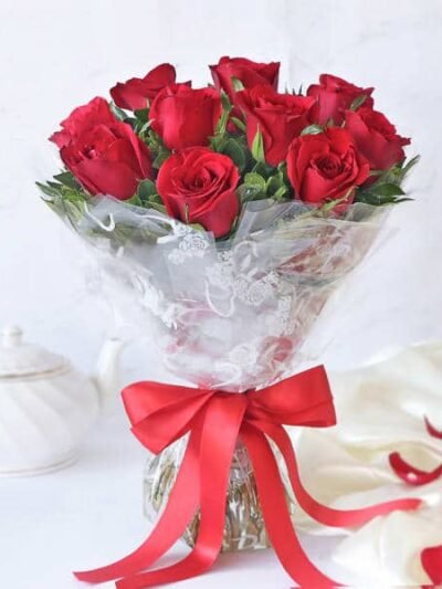 Bouquet of 10 Elegant Roses
