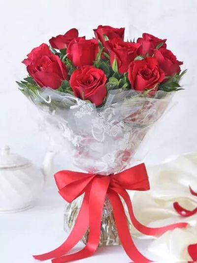 Bouquet of 10 Elegant Roses – same-day flower delivery Pakistan | Proflowers.pk